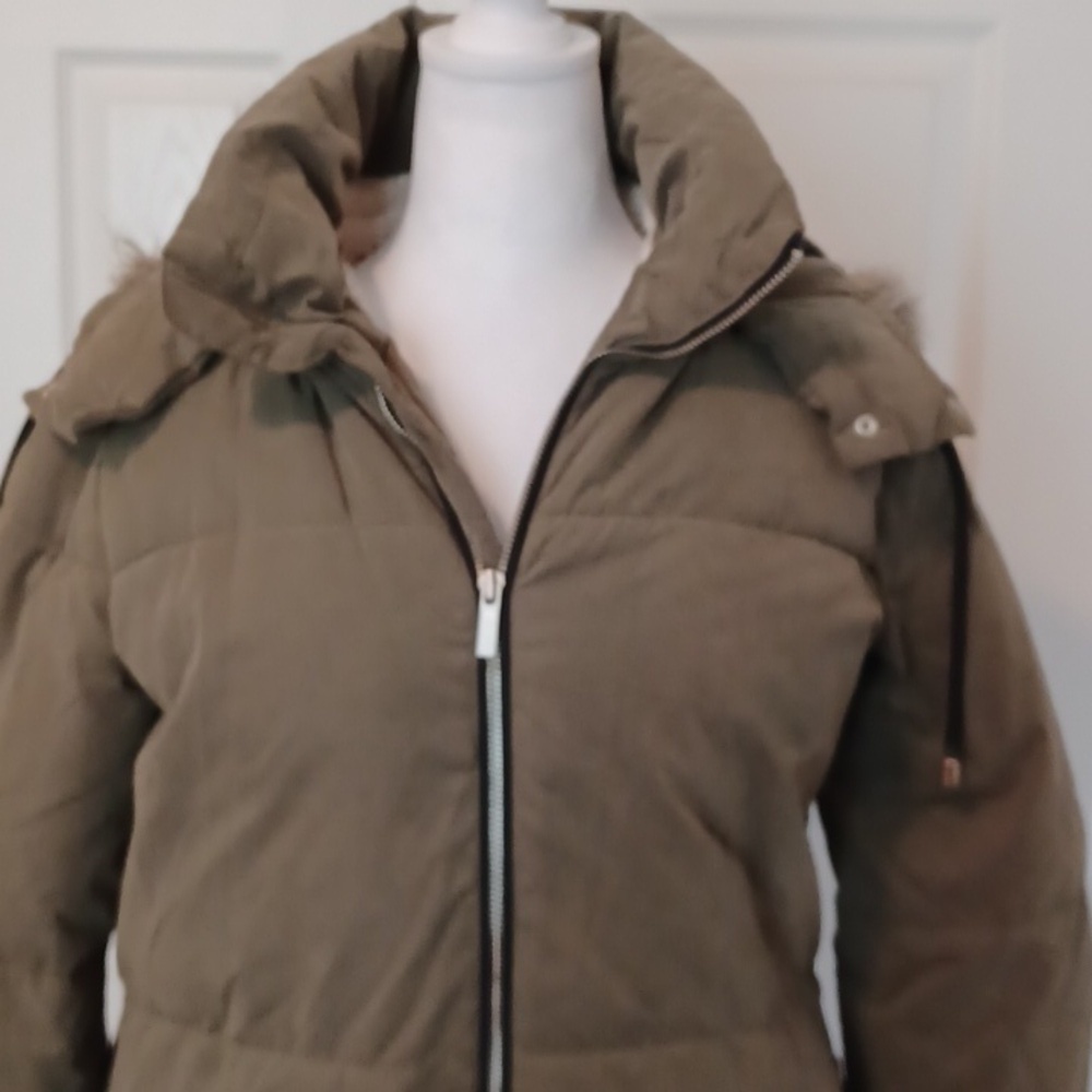 -- Old Navy Women's Olive Puffer Jacket Size Medium - Picture 5 of 10